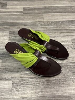 Salvatore Ferragamo women’s heels sz 9 B